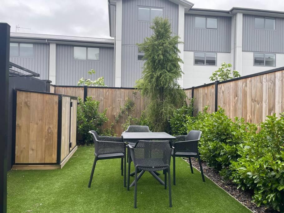 Parkside Retreat - 3 Beds -Sleeps 6 Near Westfield Villa Christchurch Exteriör bild