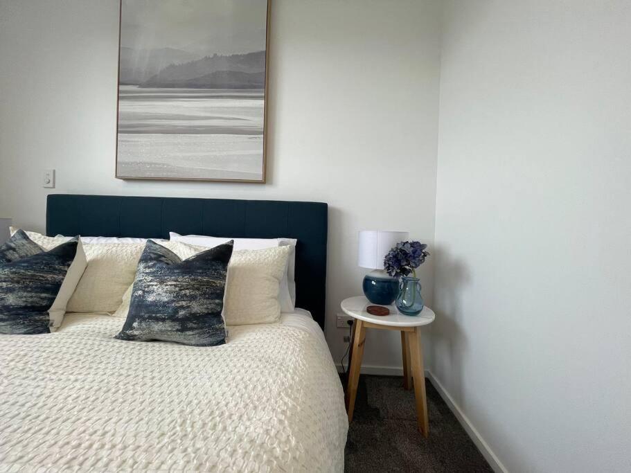 Parkside Retreat - 3 Beds -Sleeps 6 Near Westfield Villa Christchurch Exteriör bild