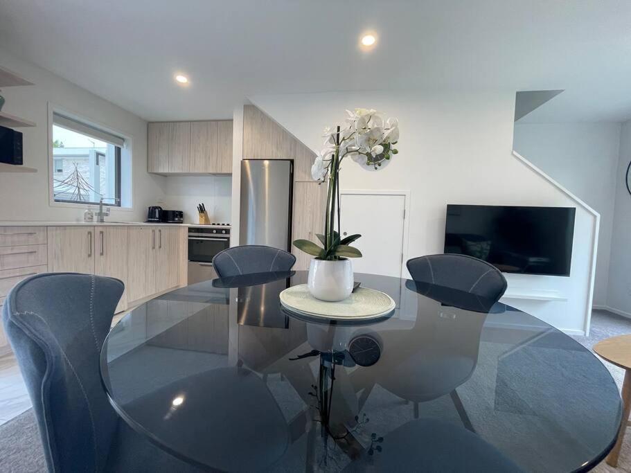 Parkside Retreat - 3 Beds -Sleeps 6 Near Westfield Villa Christchurch Exteriör bild