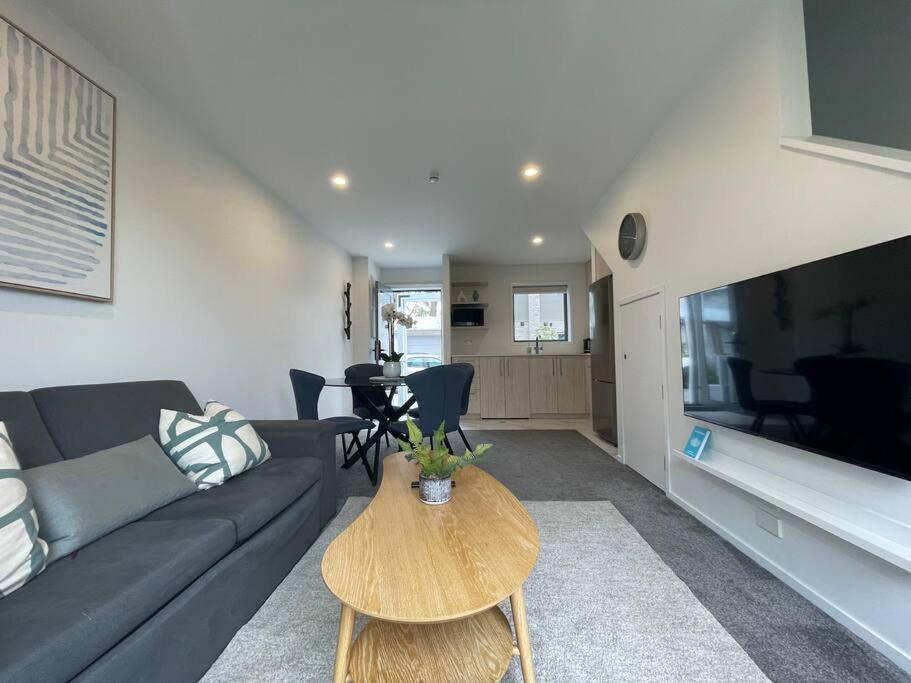 Parkside Retreat - 3 Beds -Sleeps 6 Near Westfield Villa Christchurch Exteriör bild